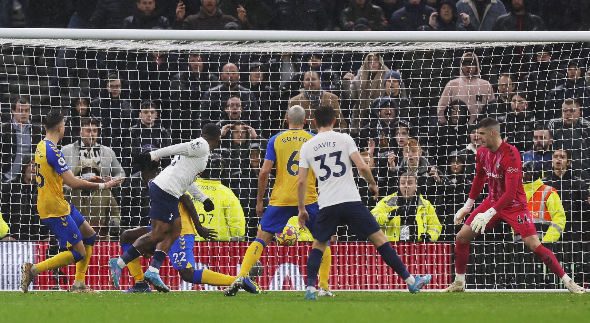 Tottenham thua ngược Southampton trong 4 phút - Bóng Đá