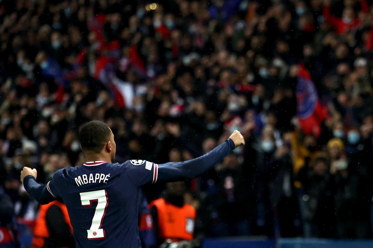 Khi Mbappe tiếp tục làm lu mờ Messi - Bóng Đá