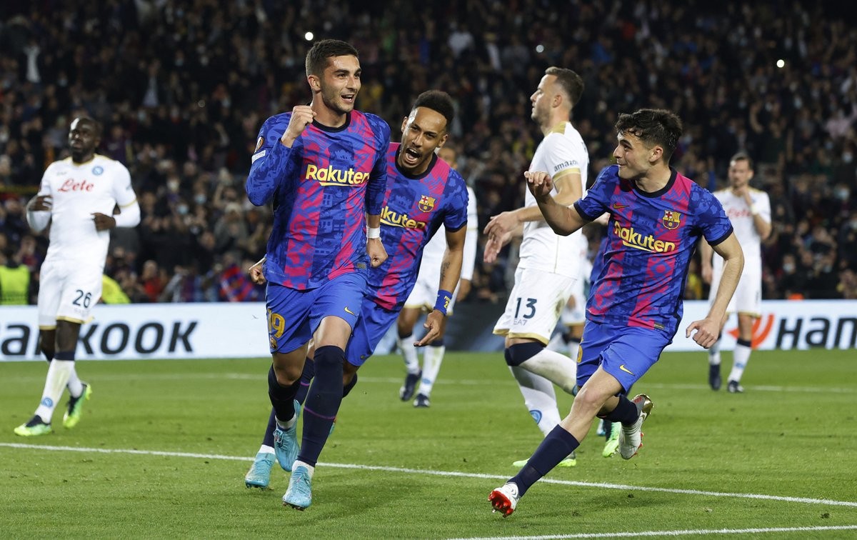 Adama Traore kiếm phạt đền giúp Barca hòa Napoli - Bóng Đá