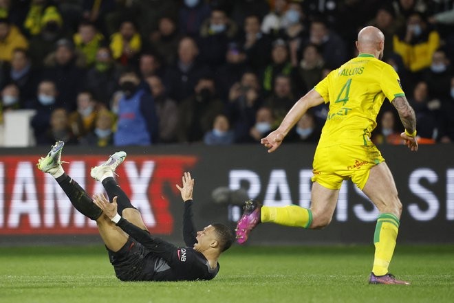 Ảnh PSG thua Nantes - Bóng Đá