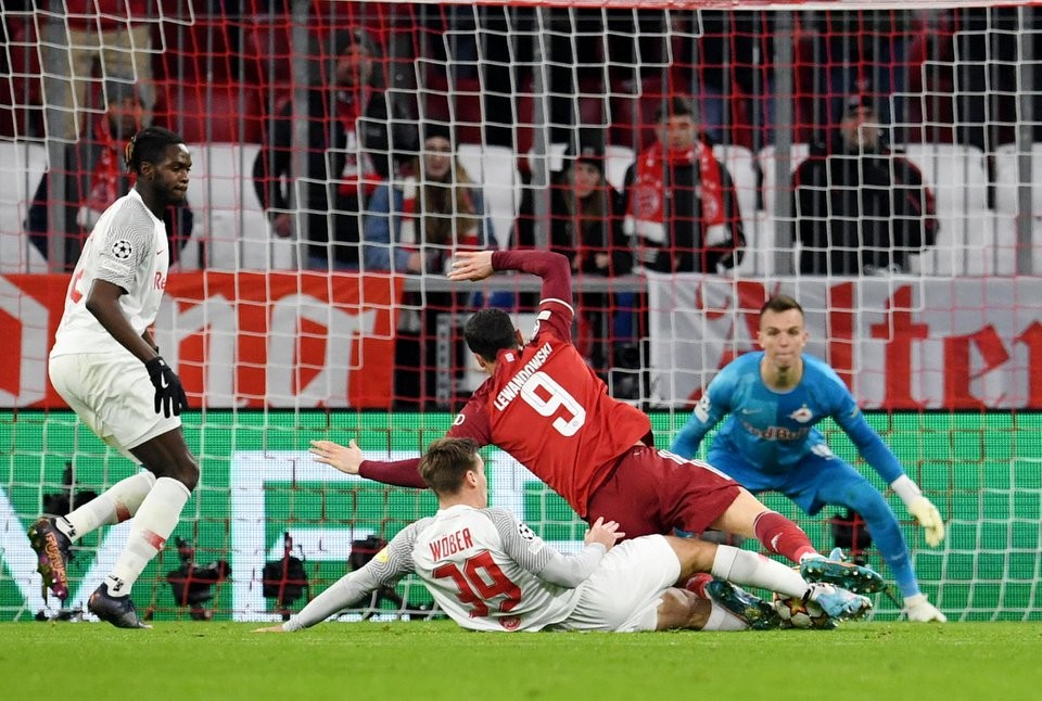 Lewandowski lập hattrick trong 11 phút, Bayern thắng hủy diệt 7-1 - Bóng Đá
