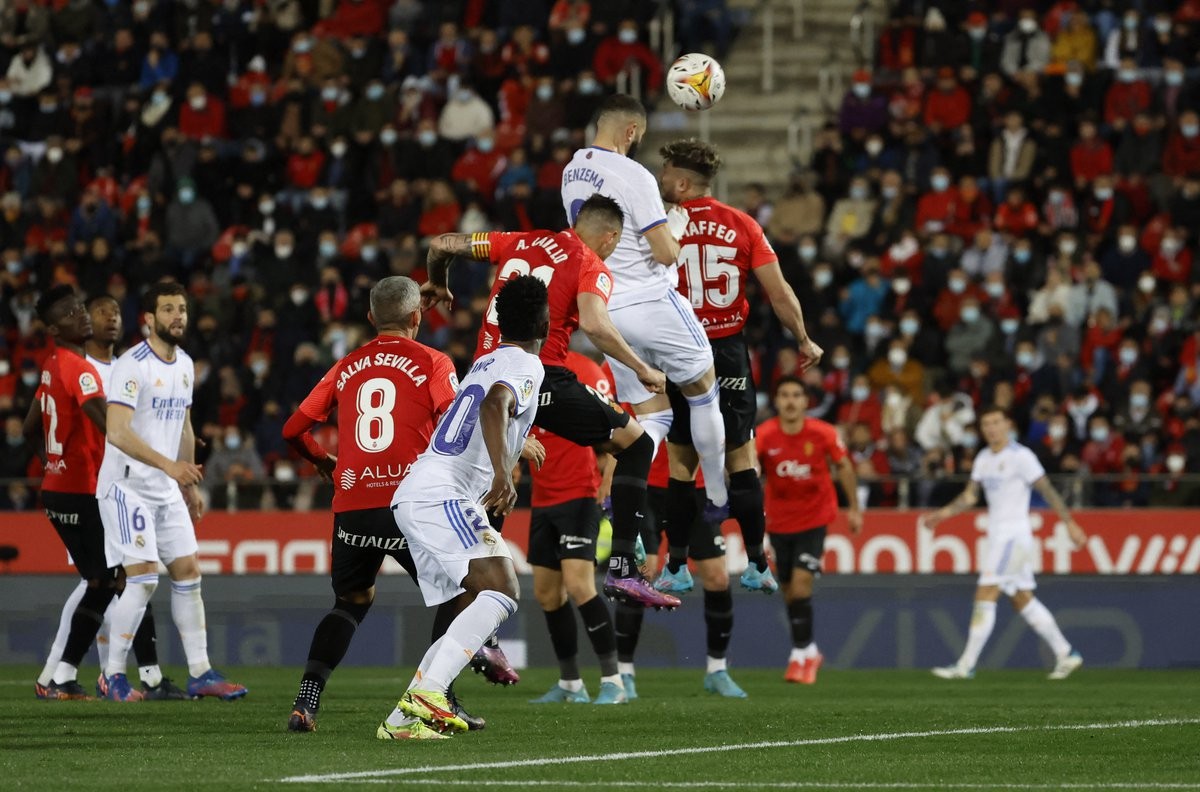 Real xây chắc ngôi đầu sau trận thắng 3-0 - Bóng Đá