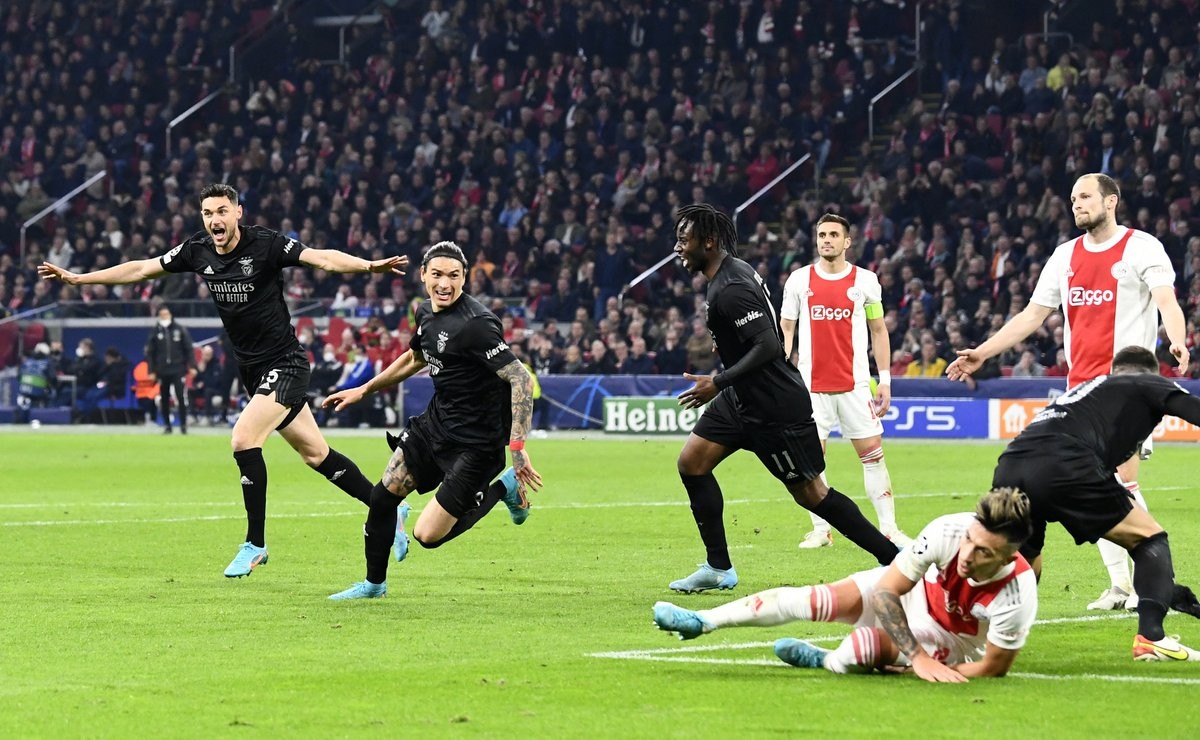 Benfica vào tứ kết Champions League - Bóng Đá