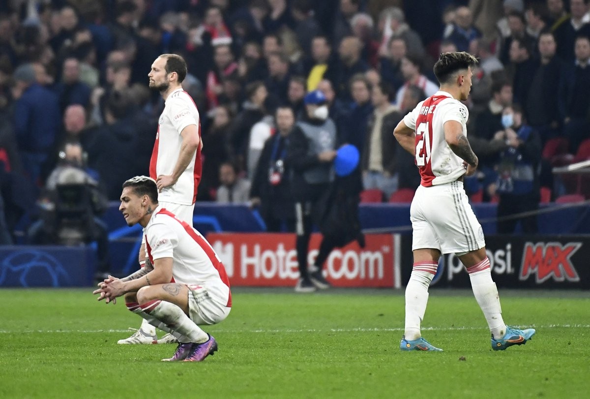Benfica vào tứ kết Champions League - Bóng Đá