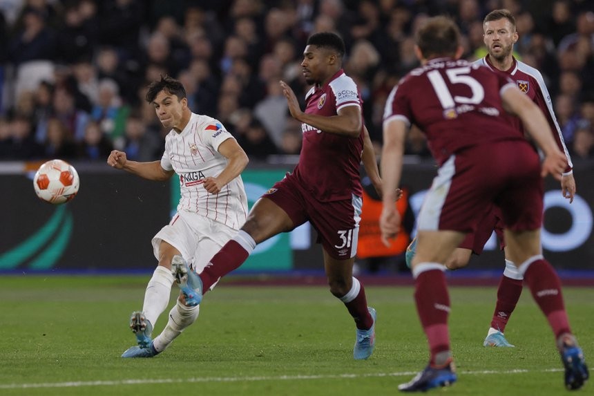 Thầy trò David Moyes loại Sevilla khỏi Europa League - Bóng Đá