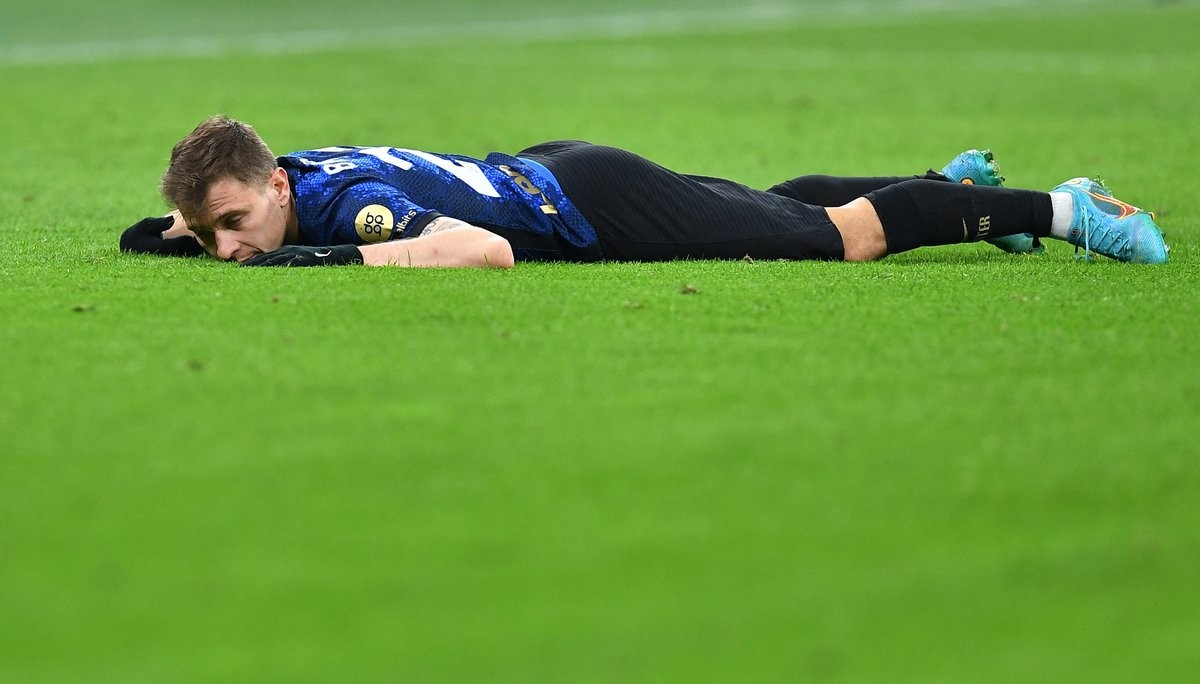 Inter Milan tụt lại trong cuộc đua vô địch Serie A - Bóng Đá