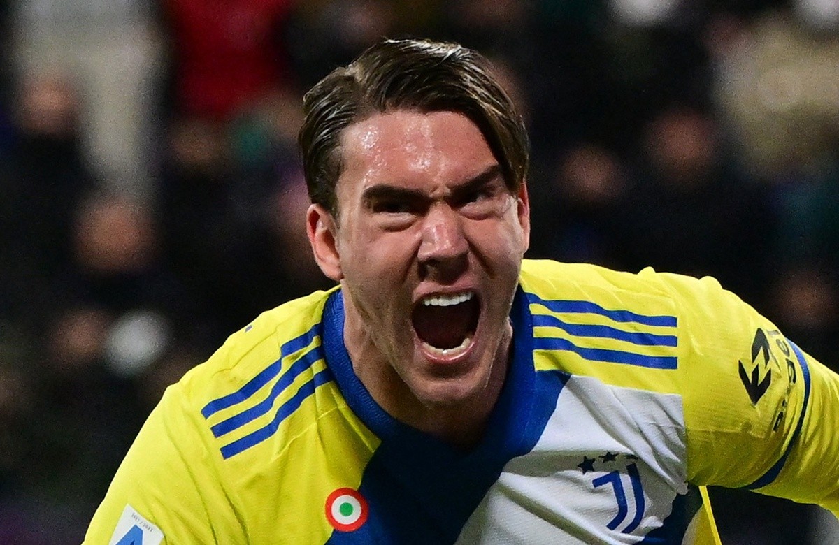 Vlahovic giúp Juventus ngược dòng trước Cagliari - Bóng Đá