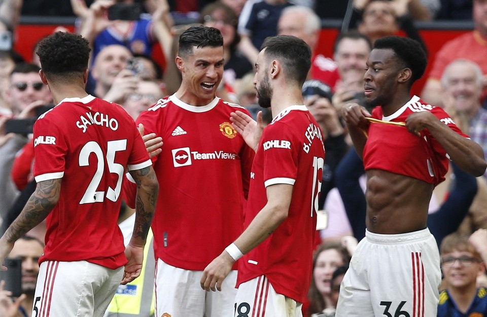 Ronaldo tạo nên loạt kỷ lục và khiến cả đội M.U phải xấu hổ - Bóng Đá