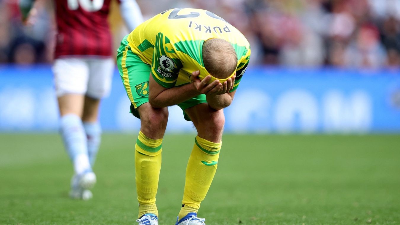 Salah bị tóm giò; Ronaldo lạnh lùng - Bóng Đá