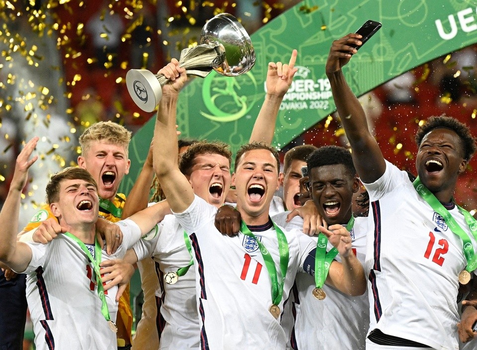 Tuyển Anh vô địch Euro U19 - Bóng Đá
