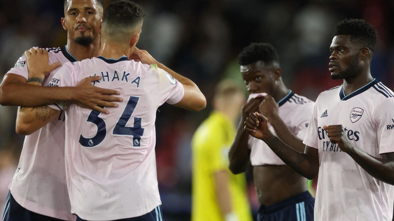 Vừa ra mắt Arsenal, 