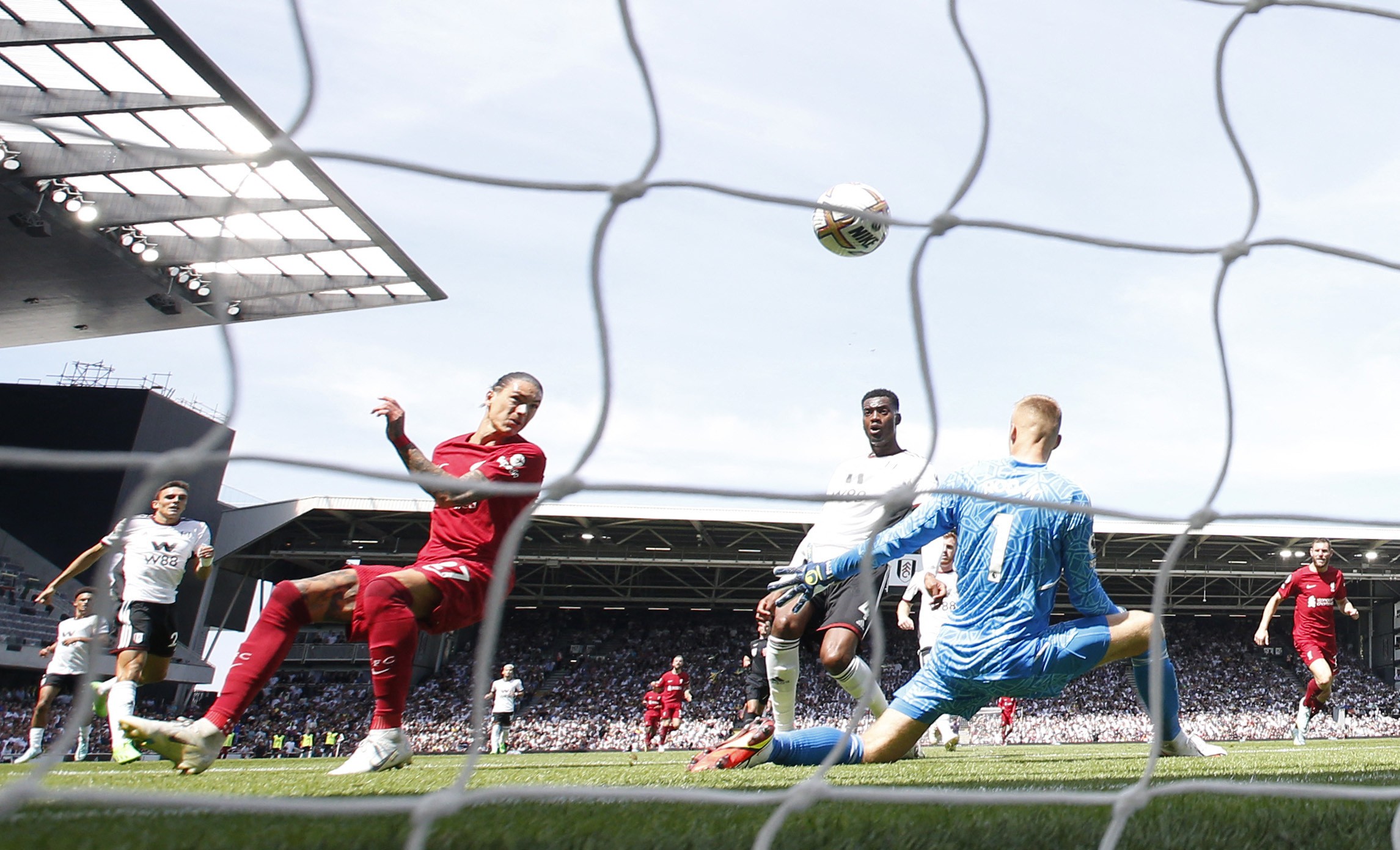 Màn ra mắt đáng giá 100 triệu euro ở Premier League - Bóng Đá