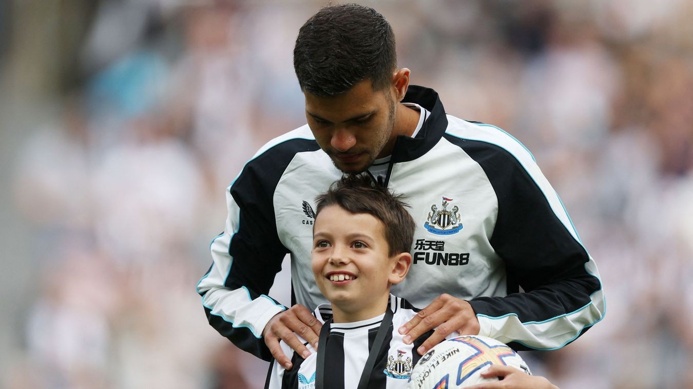 Jesse Lingard thất bại trận đầu trước Newcastle United - Bóng Đá