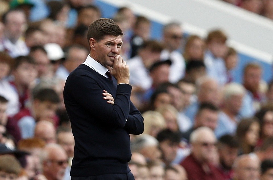 Đội của Gerrard lại thua; Newcastle đẩy M.U xuống vị trí thứ 8 - Bóng Đá