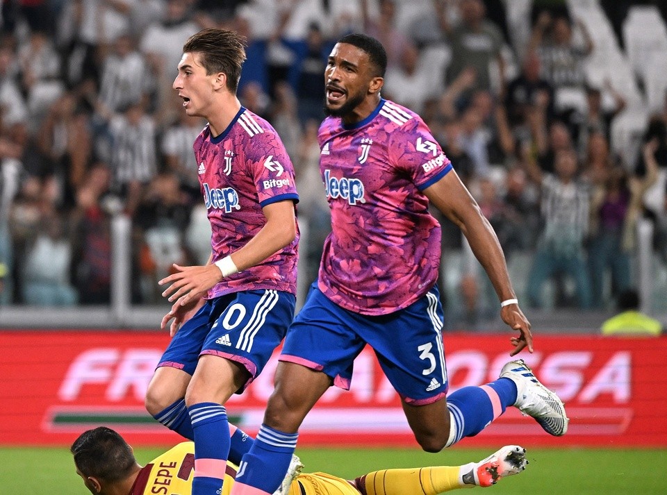 4 thẻ đỏ, VAR tước bàn thắng tạo nên trận cầu điên rồ của Juventus - Bóng Đá