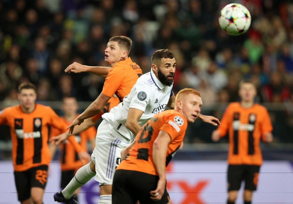 Loạt trận điên rồ ở vòng bảng Champions League - Bóng Đá