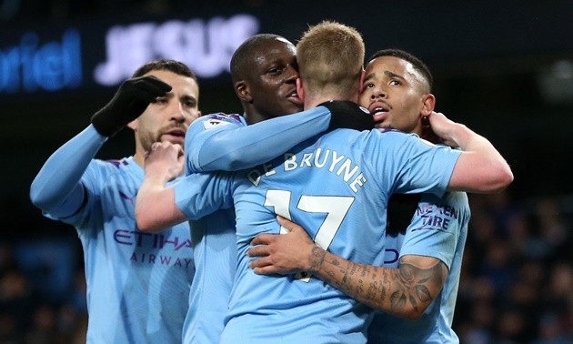 Nhìn Leicester bị 
