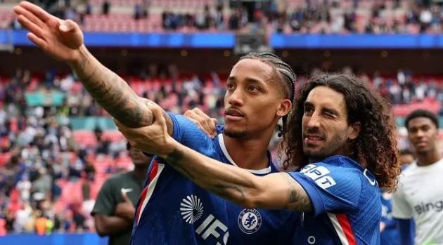  Joao Pedro trở lại và gây ấn tượng mạnh mẽ.