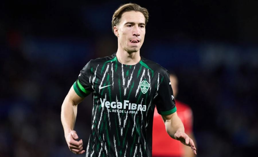  Affengruber là một trung vệ toàn diện.