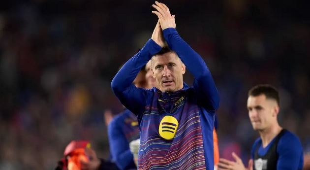  Robert Lewandowski sẽ rời Barca vào cuối mùa.