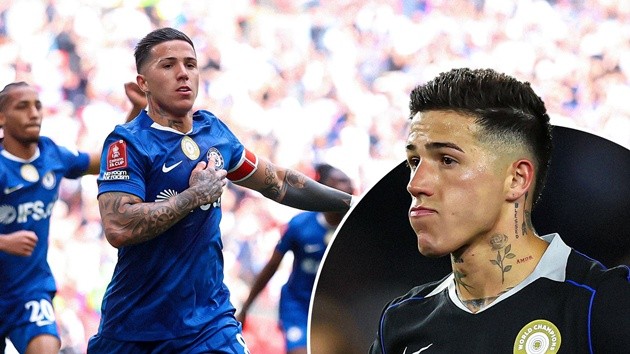 Enzo Fernandez lột xác tại Wembley