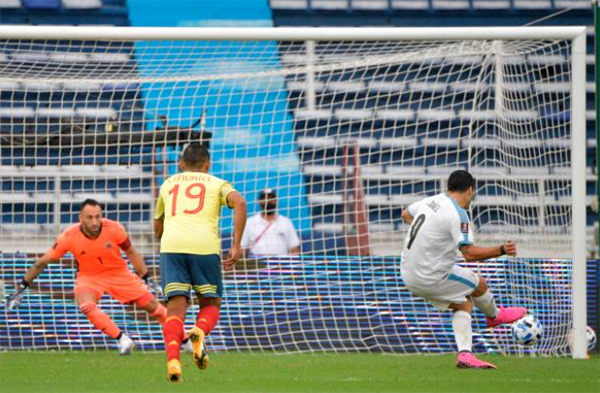 Cavani, Suarez nổ súng, Uruguay quật ngã Colombia ngay trên sân khách - Bóng Đá