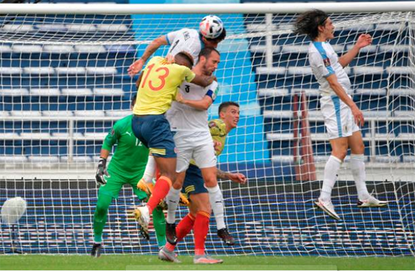 Cavani, Suarez nổ súng, Uruguay quật ngã Colombia ngay trên sân khách - Bóng Đá