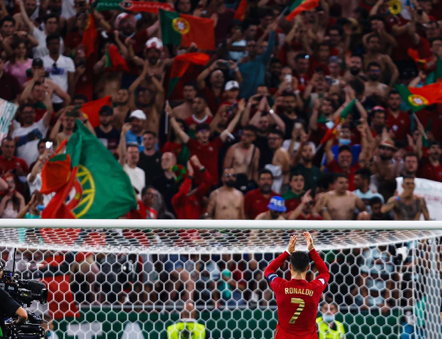Ronaldo viết tâm thư cảm động chia tay EURO 2020 - Bóng Đá