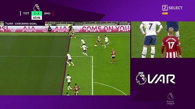 Gary Lineker blasts Premier League for trying to justify 'absurd' VAR decision - Bóng Đá