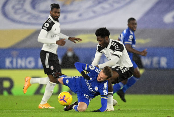 Vardy im tiếng, Leicester bất ngờ thất thủ trước Fulham ngay trên sân nhà - Bóng Đá