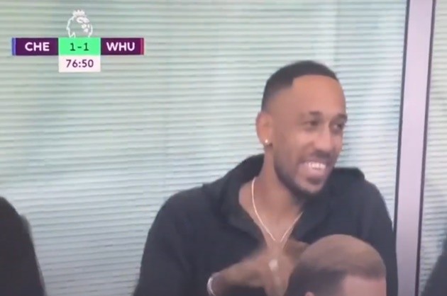 Zakaria không cảm xúc, Aubameyang vỡ oà ngày Chelsea ngược dòng kịch tính - Bóng Đá
