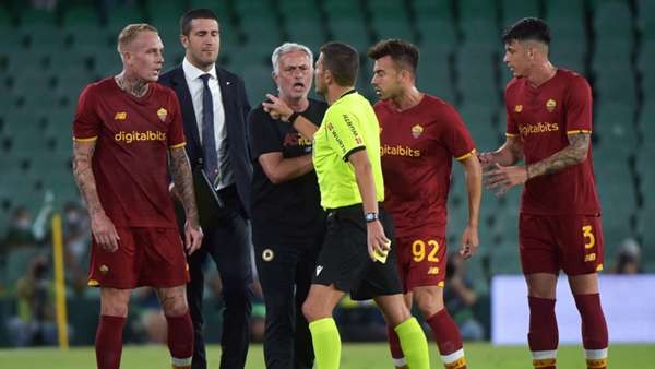 Mourinho bị đuổi khỏi sân khi AS Roma thua 2-5 - Bóng Đá