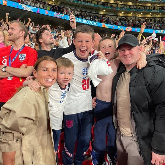 Adele, David Beckham And Dua Lipa Lead Celebs Celebrating England’s Historic Euro 2020 Semi Final Win - Bóng Đá