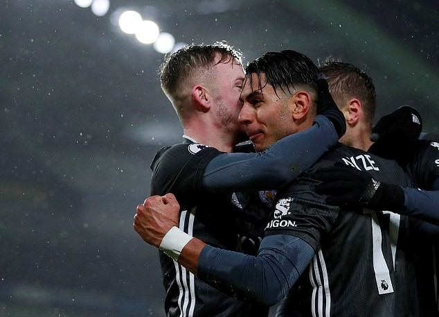 Jamie Vardy ghi bàn ầm ầm, Leicester City thăng hoa không thể cản - Bóng Đá