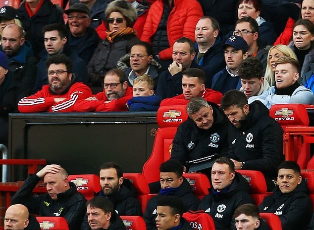 'I have got a lot to thank him for': Jose Mourinho will always be the Special One for Manchester United coach Michael Carrick - Bóng Đá