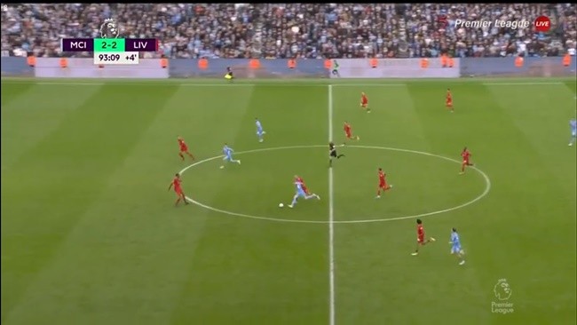 Đẳng cấp của De Bruyne khiến hàng thủ Liverpool run rẩy - Bóng Đá