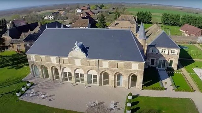 Lâu đài xa hoa đổ chức đám cưới của Maguire - Bóng Đá