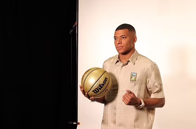 Mbappe bảnh bao trong ngày trở lại PSG - Bóng Đá