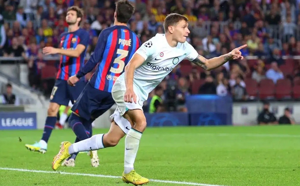 Gerard Pique với pha xử lý ngớ ngẩn khiến Barca ôm hận - Bóng Đá