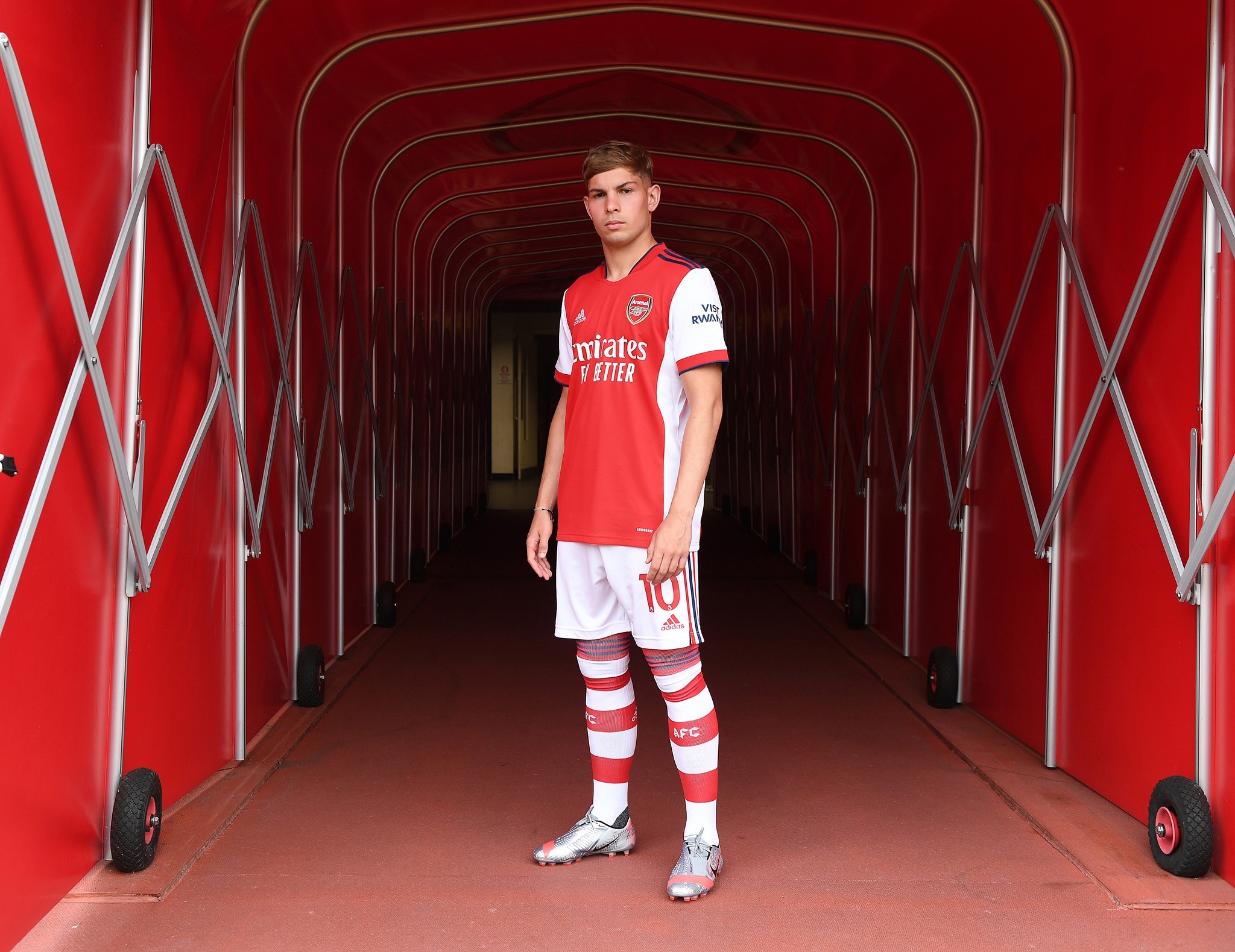 Smith Rowe signs new contract - Bóng Đá