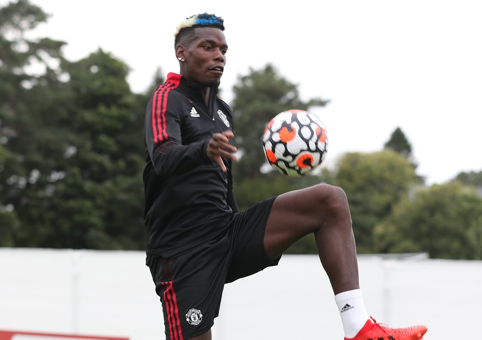 Thái độ của Pogba trên sân tập, Man Utd sẵn sàng cho mùa giải mới - Bóng Đá