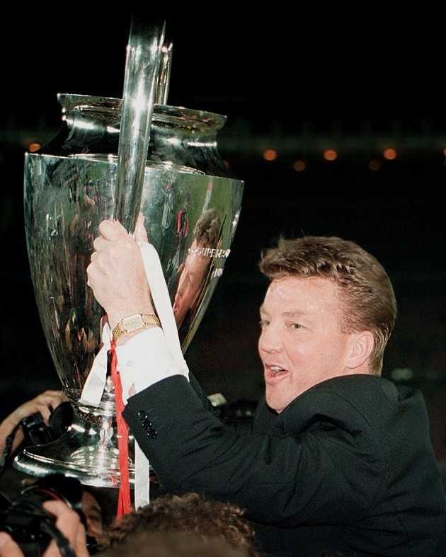 Louis van Gaal 70 years old - Bóng Đá