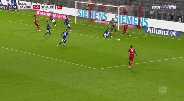 Cú rabona kiến tạo của Lewandowski - Bóng Đá