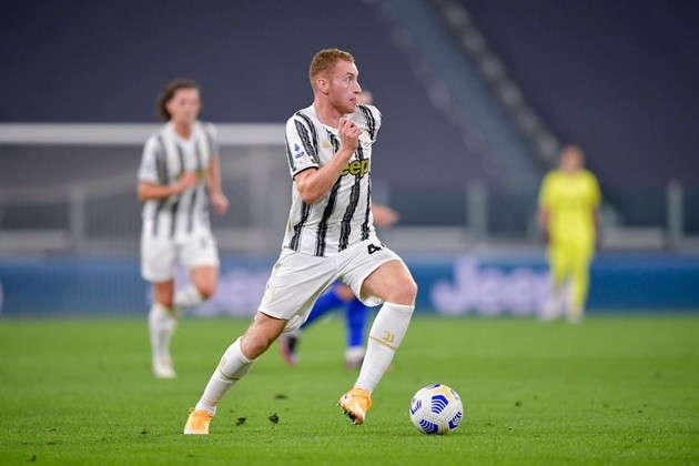 Ra mắt sát cánh cùng Ronaldo, 