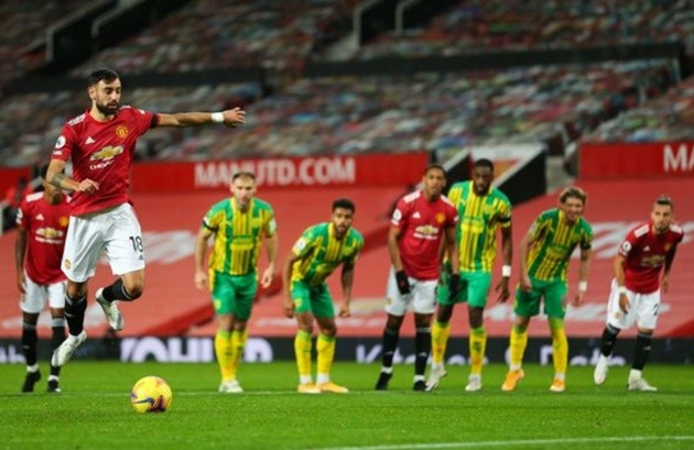 Bruno Fernandes's penalty routine should be banned, claims Ian Wright - Bóng Đá