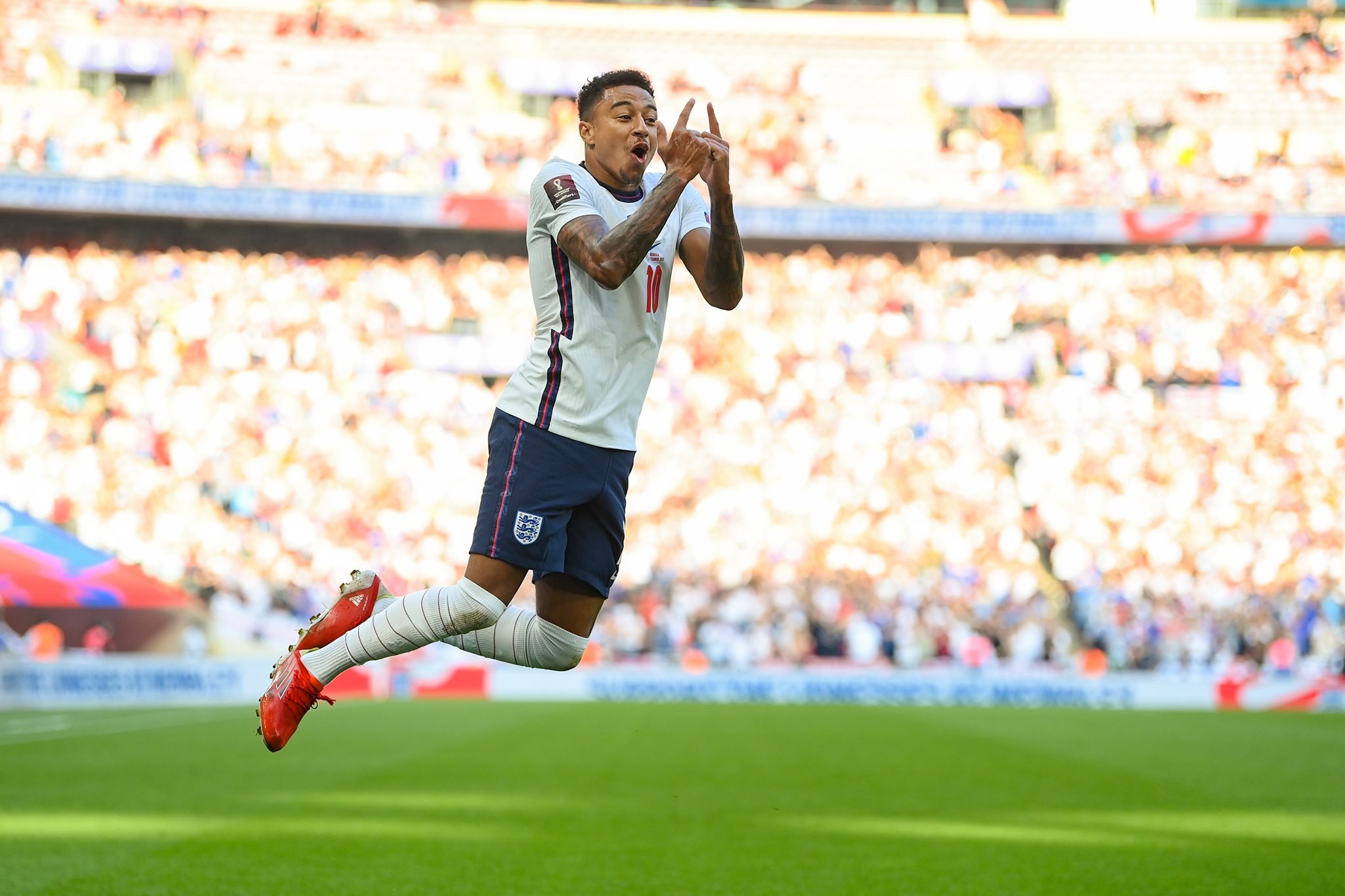 Lập cú đúp rồi ăn mừng đặc biệt, Lingard gửi món quà tới Ronaldo - Bóng Đá
