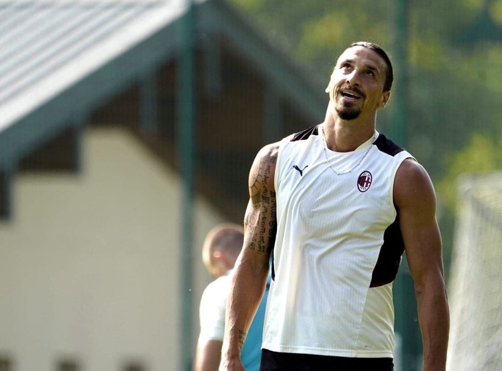 Choáng với cơ bắp cuồn cuộn của Ibrahimovic ở tuổi 39 - Bóng Đá