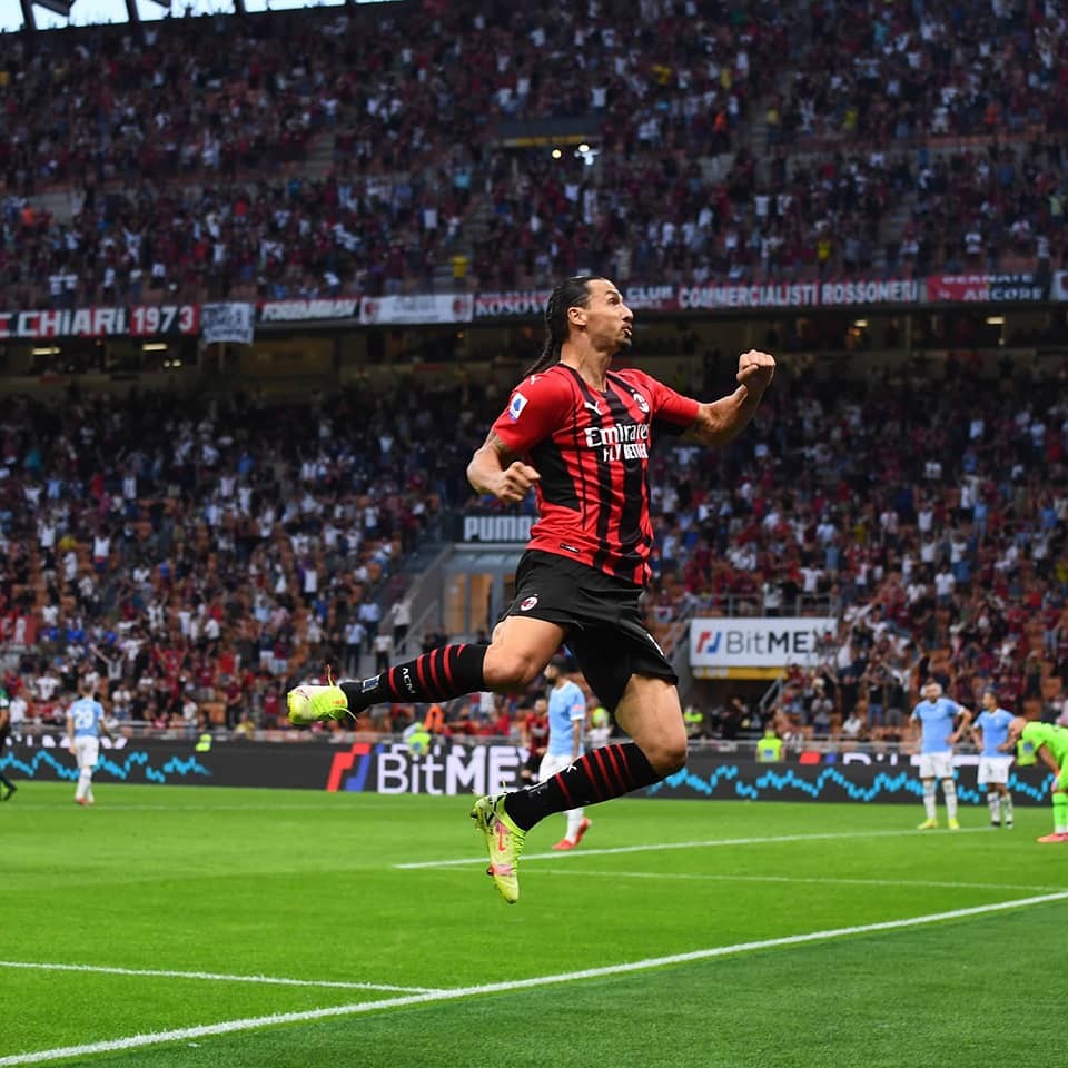 Choáng với cơ bắp cuồn cuộn của Ibrahimovic ở tuổi 39 - Bóng Đá