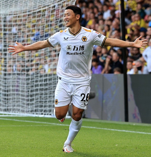 A memorable weekend of debuts  - Bóng Đá