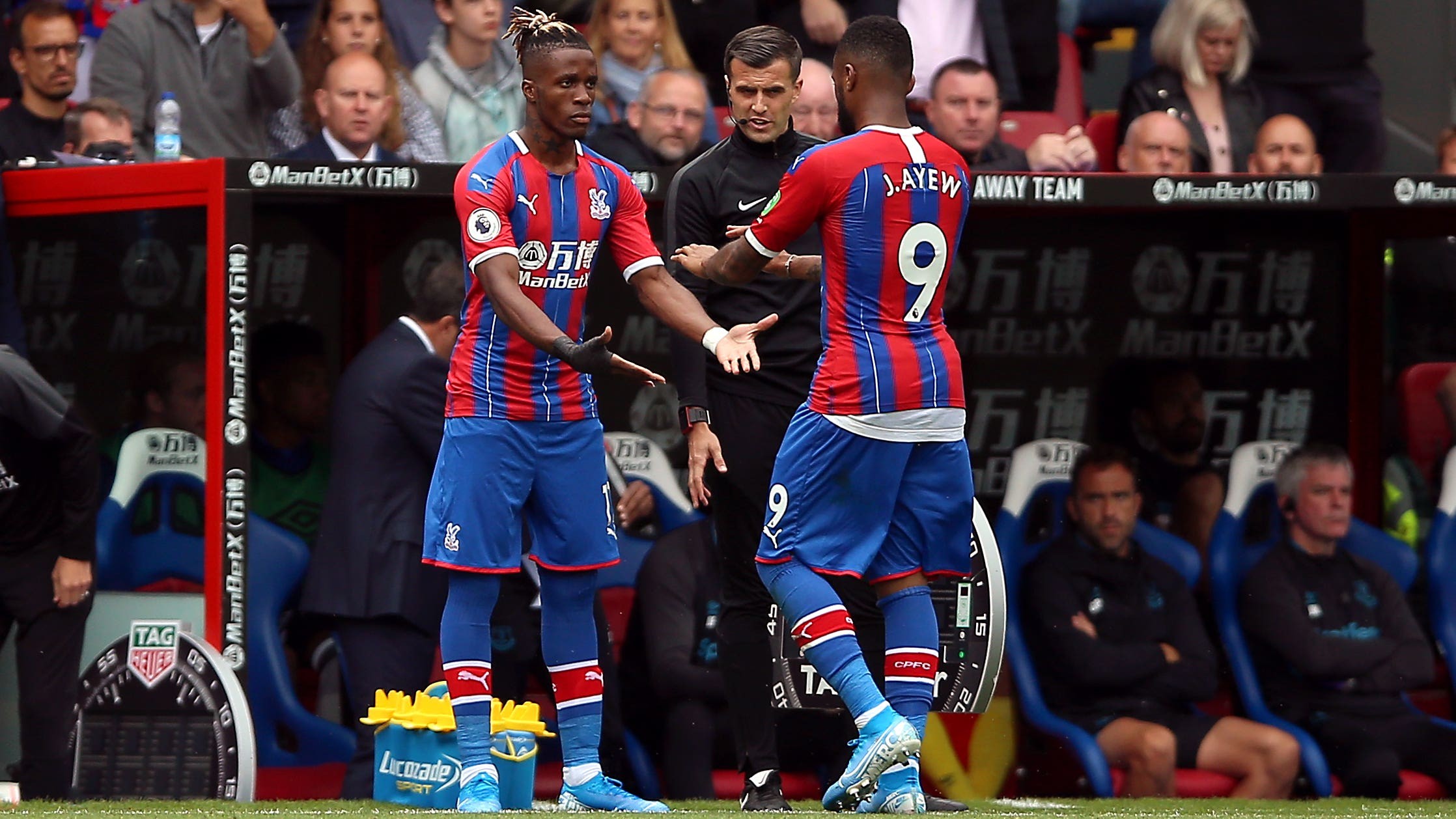 Top 5 cầu thủ bị phạm lỗi nhiều nhất EPL năm 2021: Tài năng Arsenal, bất ngờ người thứ 3 - Bóng Đá